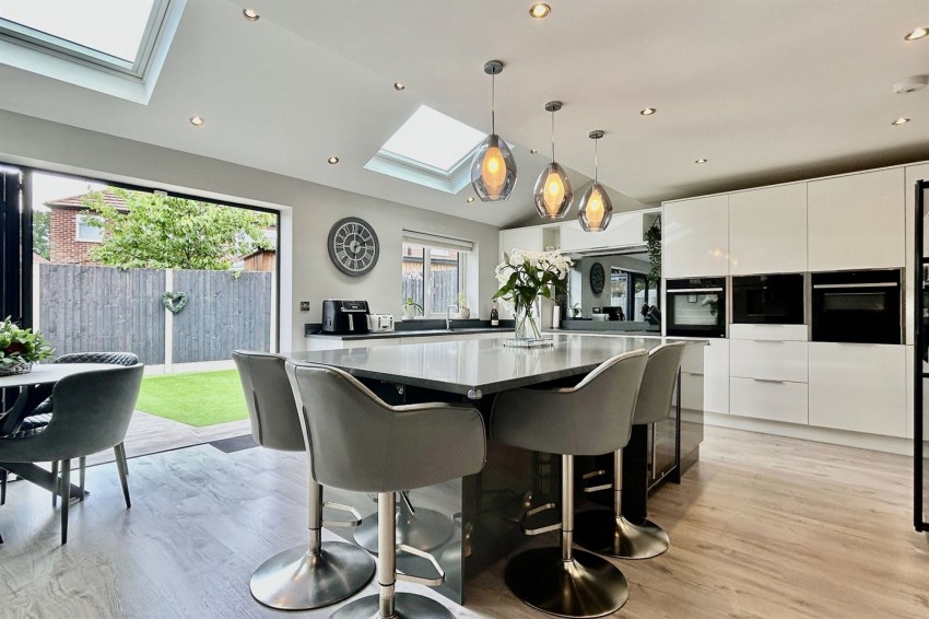 Images for Hurstvale Avenue, Heald Green, SK8