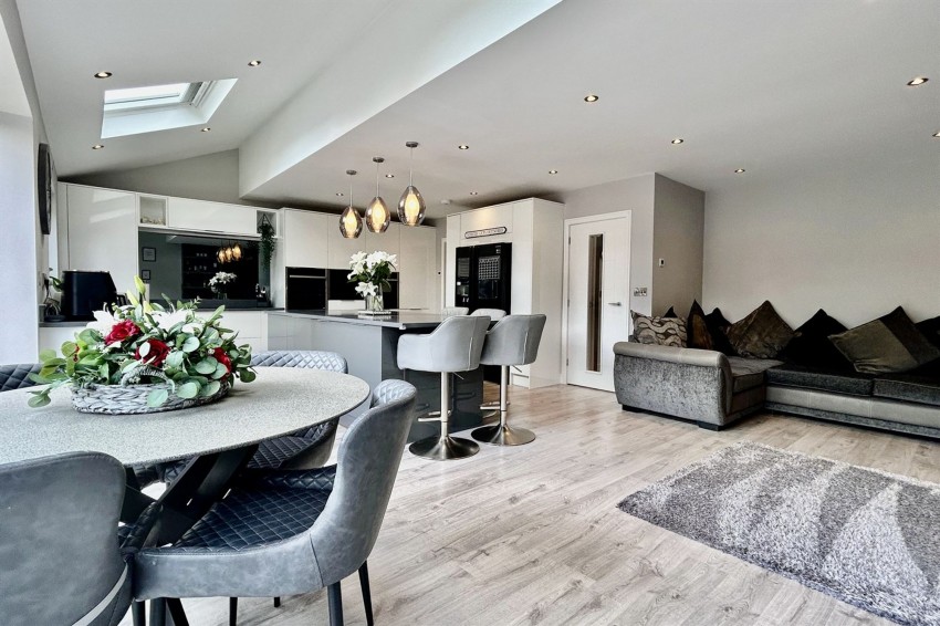 Images for Hurstvale Avenue, Heald Green, SK8