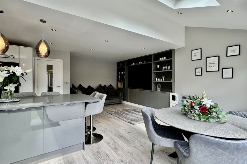 Images for Hurstvale Avenue, Heald Green, SK8