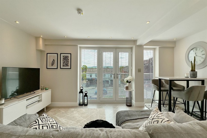 Images for Queensway, Poynton, SK12