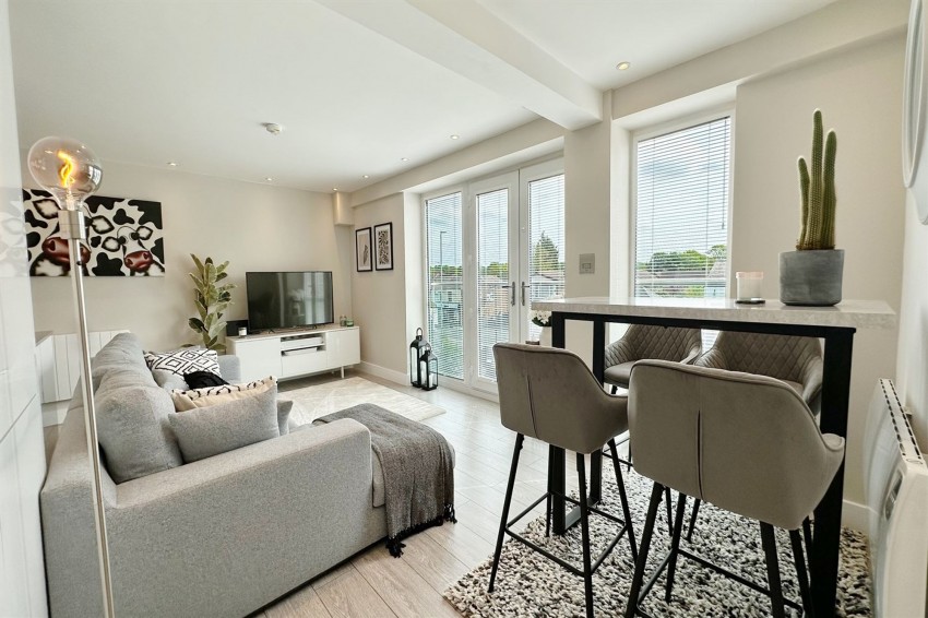 Images for Queensway, Poynton, SK12