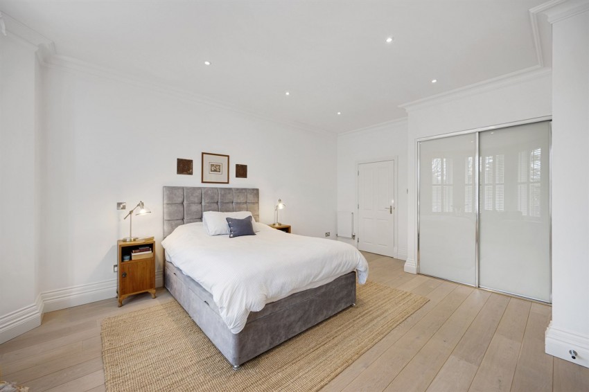 Images for Daveylands, Oak Lawn, SK9