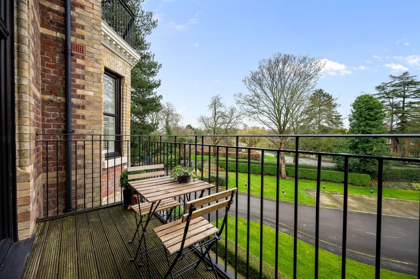 Images for Daveylands, Oak Lawn, SK9