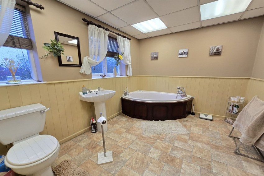 Images for South Meade, Timperley, WA15