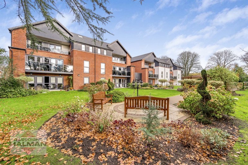 Holly Road North, Wilmslow, SK9