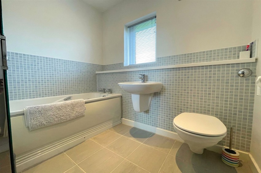 Images for Wharf Road, Sale, M33