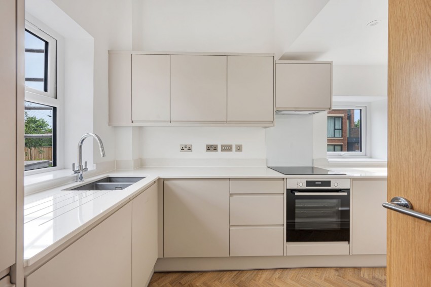 Images for Highfield Avenue, Sale, M33