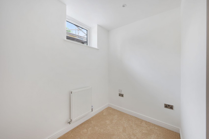 Images for Highfield Avenue, Sale, M33