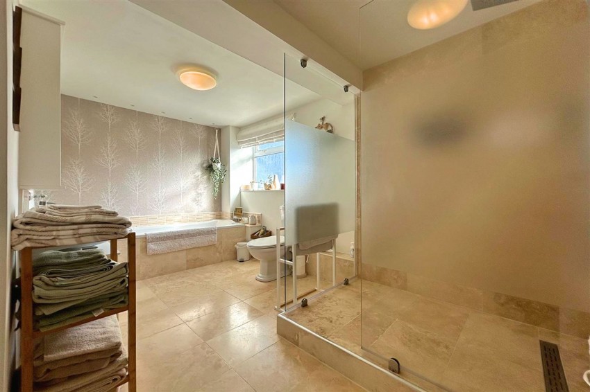 Images for Vyner Grove, Sale, M33