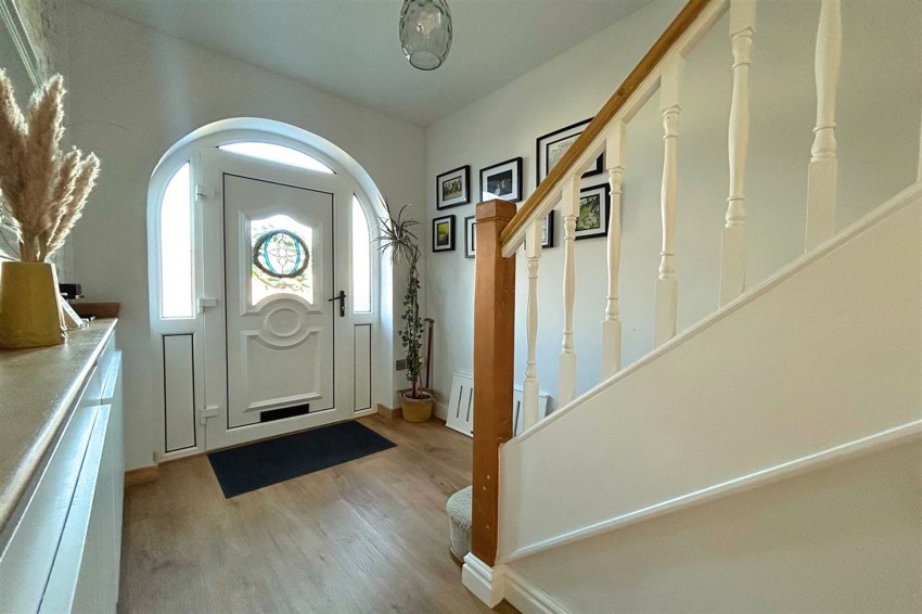 Images for Vyner Grove, Sale, M33