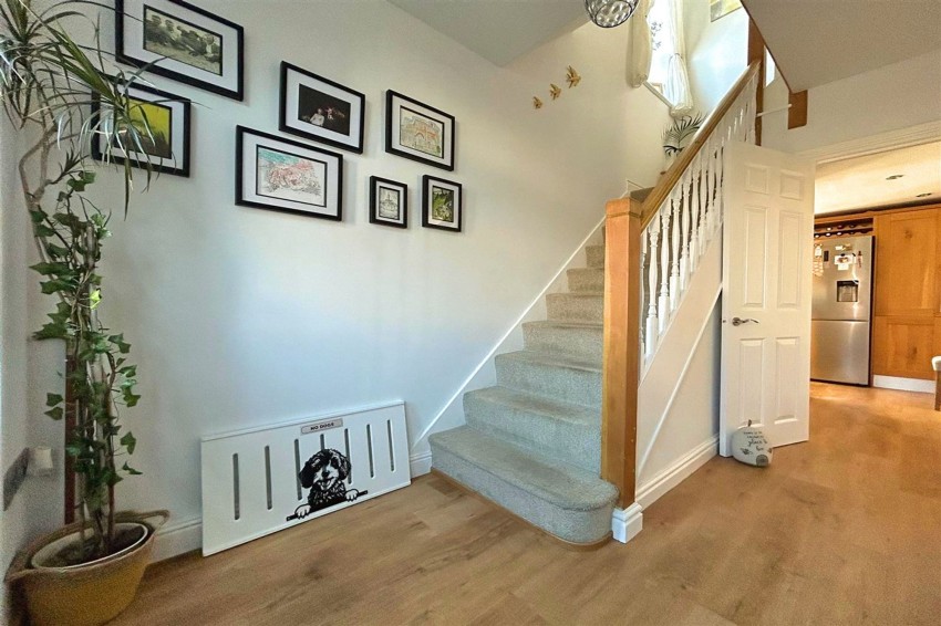 Images for Vyner Grove, Sale, M33