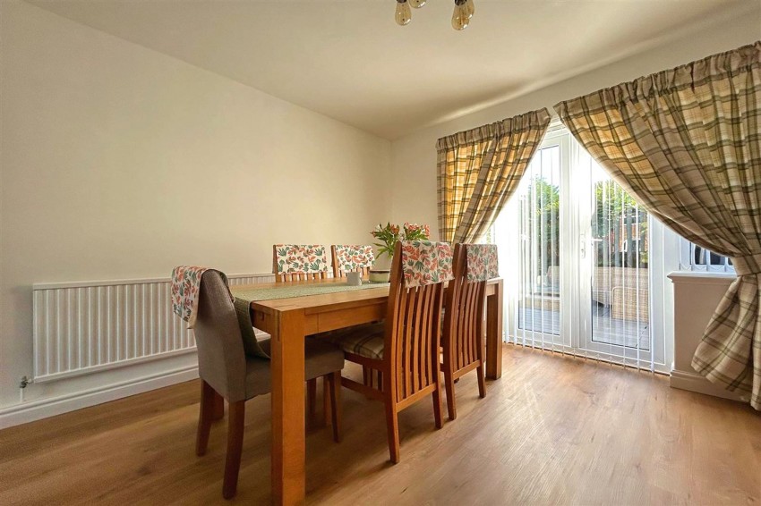 Images for Vyner Grove, Sale, M33