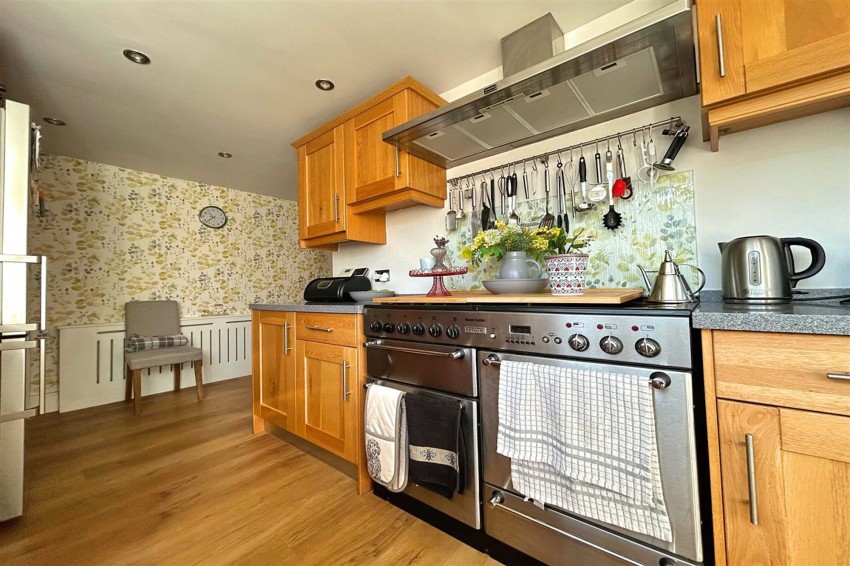 Images for Vyner Grove, Sale, M33
