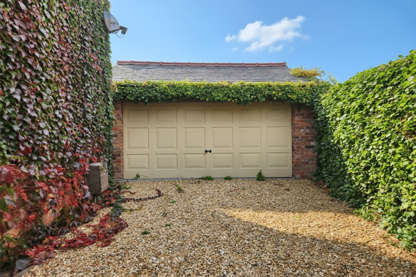 Images for 32 Cliff Road, Acton Bridge, CW8