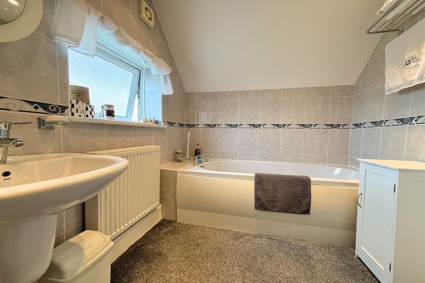 Images for Avonlea Road, Sale, M33