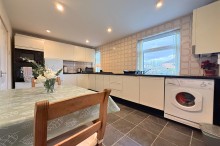 Images for Avonlea Road, Sale, M33