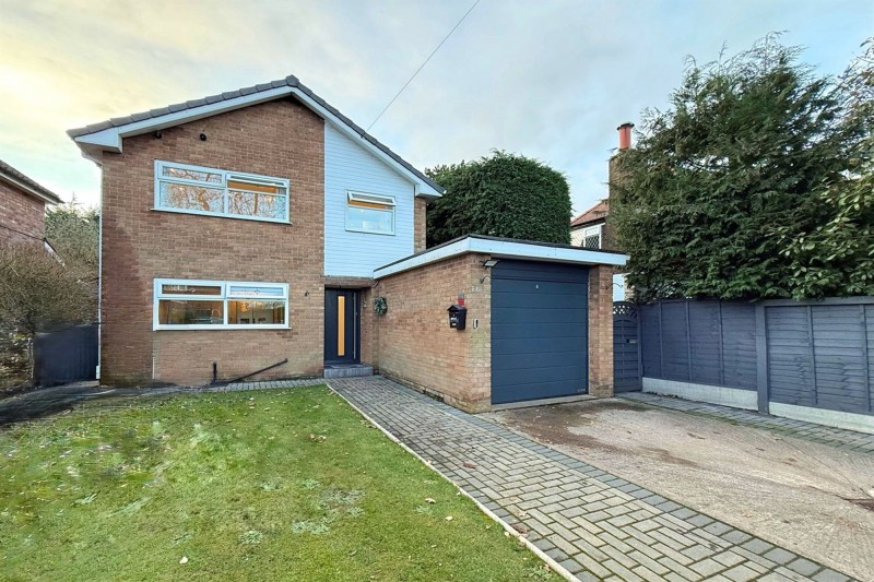Woodlands Drive, Sale, M33