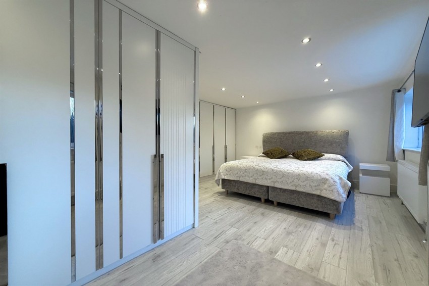 Images for Woodlands Drive, Sale, M33