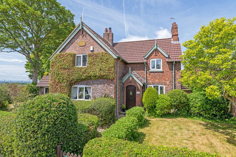 Chester Road, Cheshire, WA7