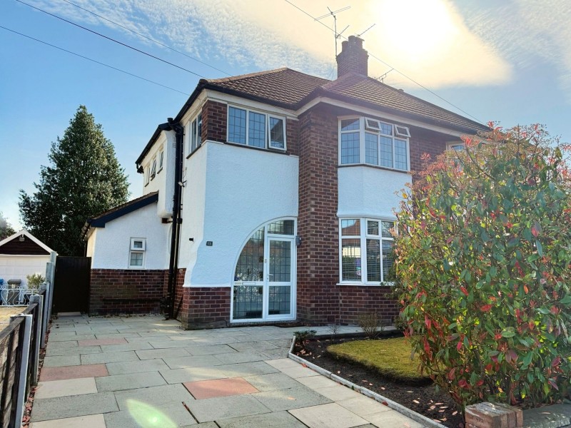 Wood Road, Sale, M33