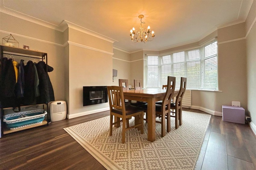 Images for Wood Road, Sale, M33