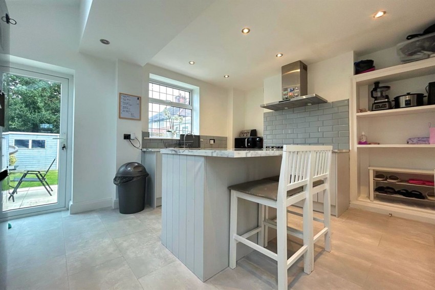 Images for Wood Road, Sale, M33