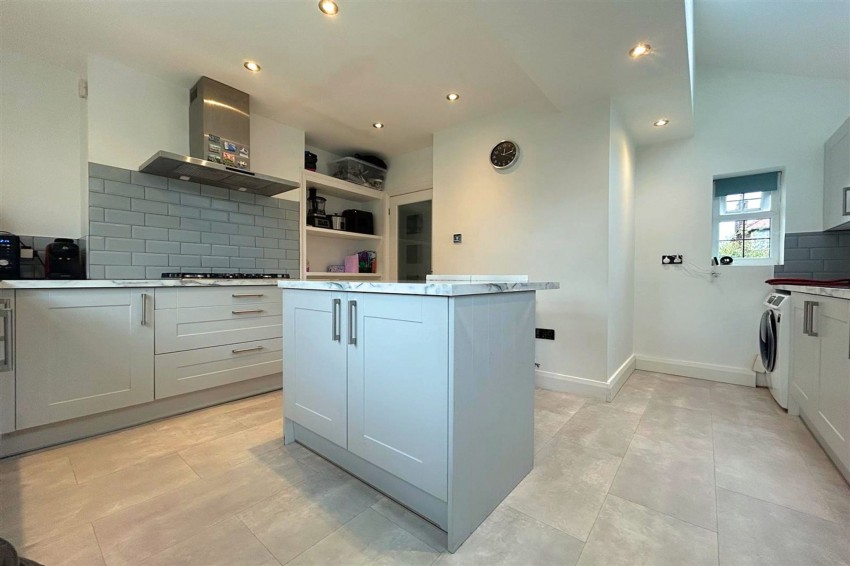 Images for Wood Road, Sale, M33