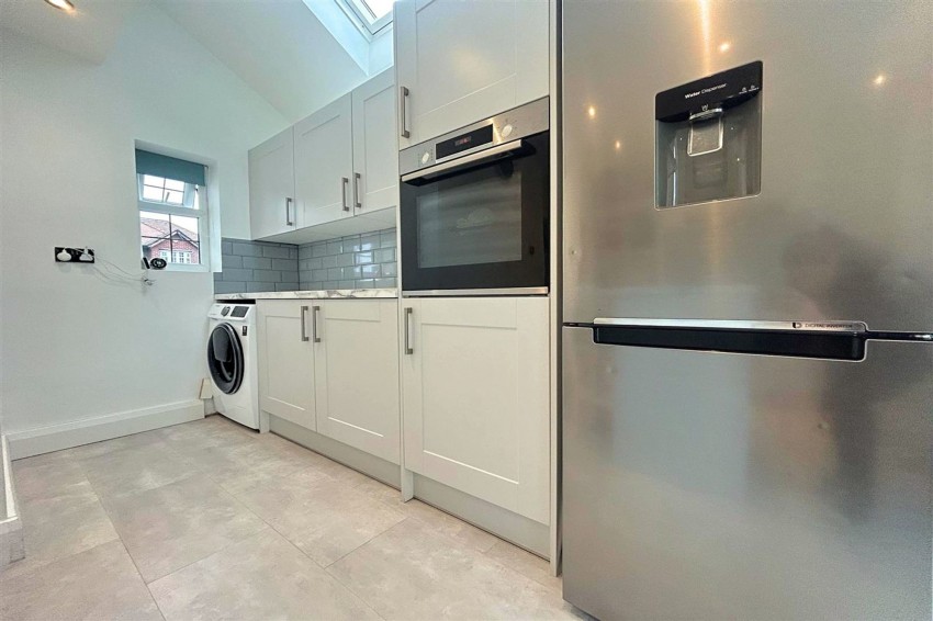 Images for Wood Road, Sale, M33