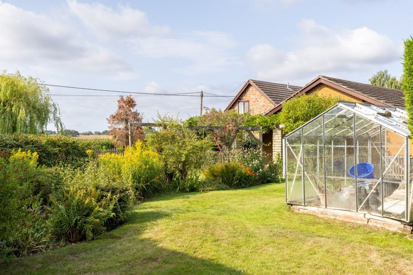 Images for Long Green, Great Barrow, CH3