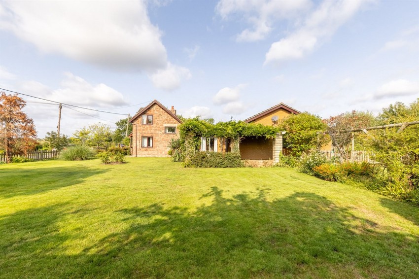 Images for Long Green, Great Barrow, CH3