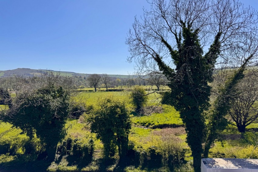 Images for Woolley Lane, Hollingworth, SK14