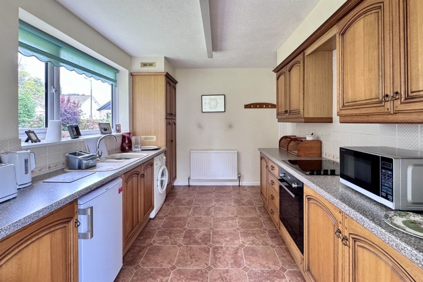 Images for Kingsmoor Road, Glossop, SK13