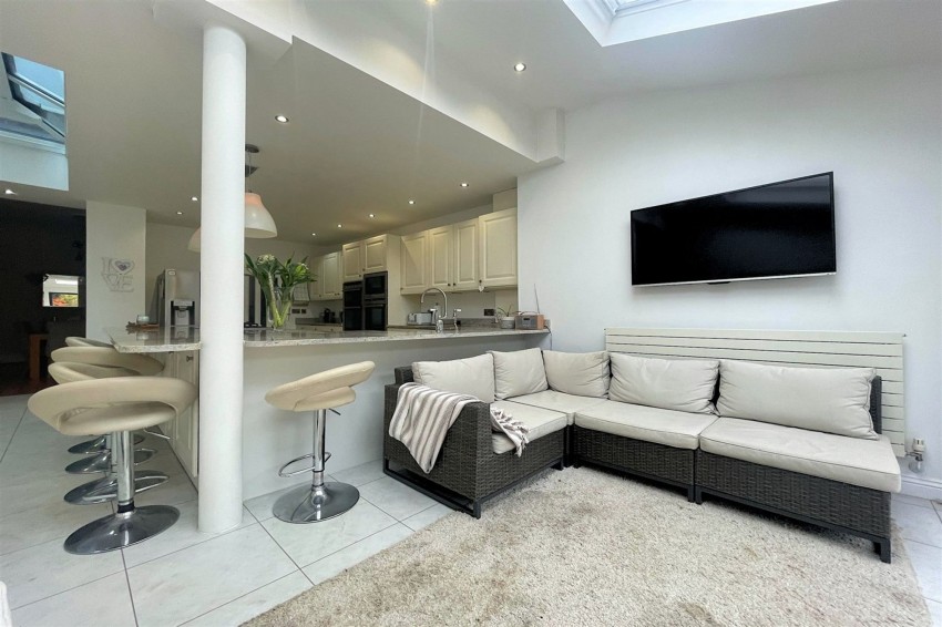 Images for Barkers Lane, Sale, M33