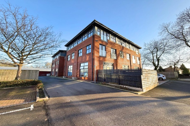 Dane Road, Metro House, M33