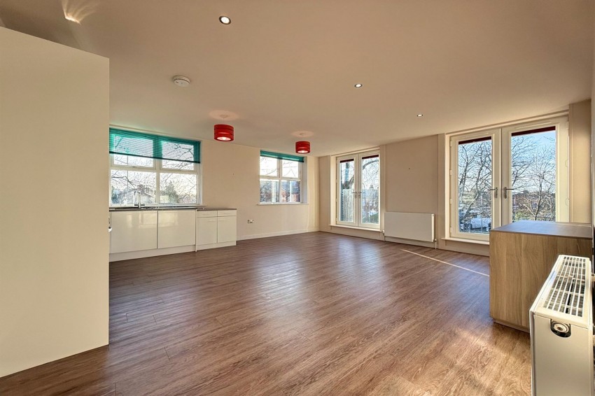 Images for Dane Road, Metro House, M33