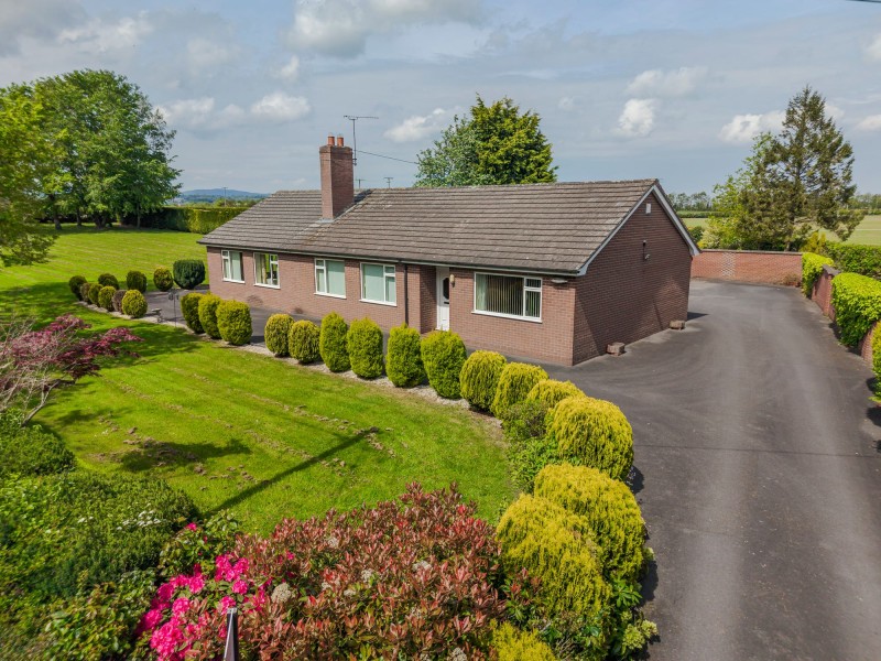 Wrexham Road, Holt, LL13