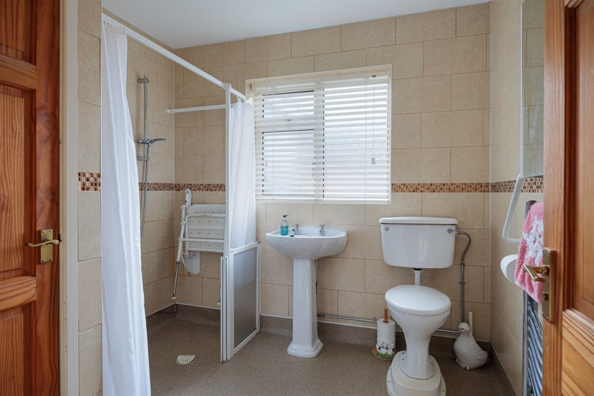 Images for Wrexham Road, Holt, LL13