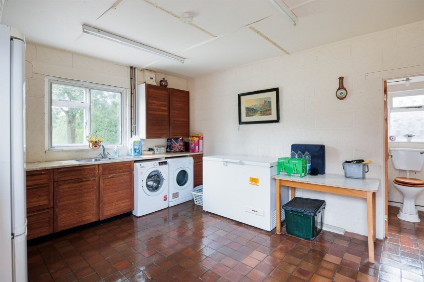 Images for Wrexham Road, Holt, LL13