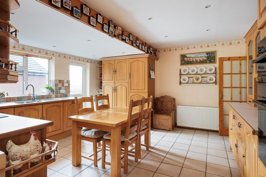 Images for Wrexham Road, Holt, LL13