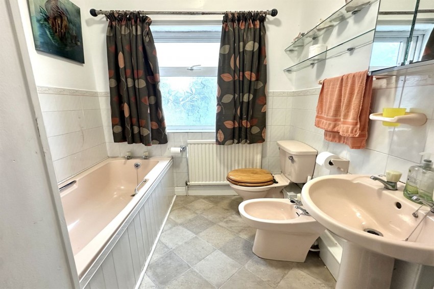 Images for Rose Vale, Heald Green, SK8