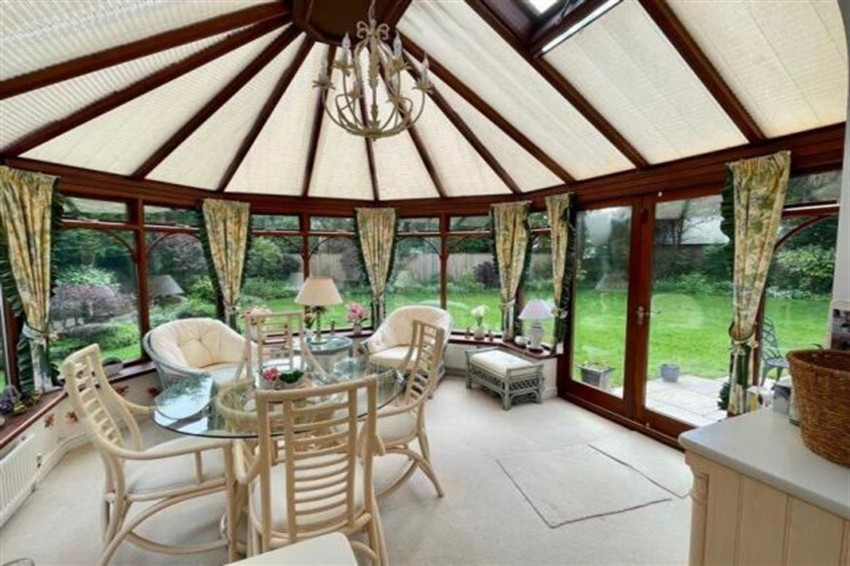 Images for Broadway, Hale, WA15