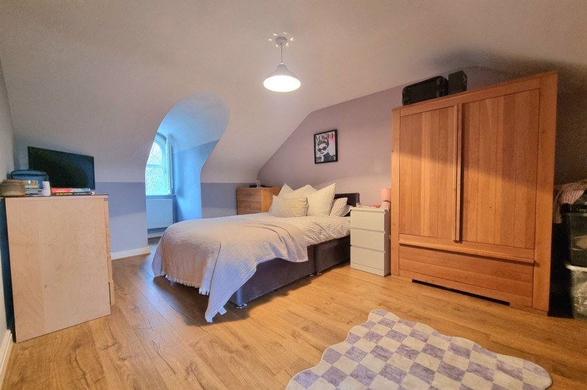 Images for The Pines, Sale, M33