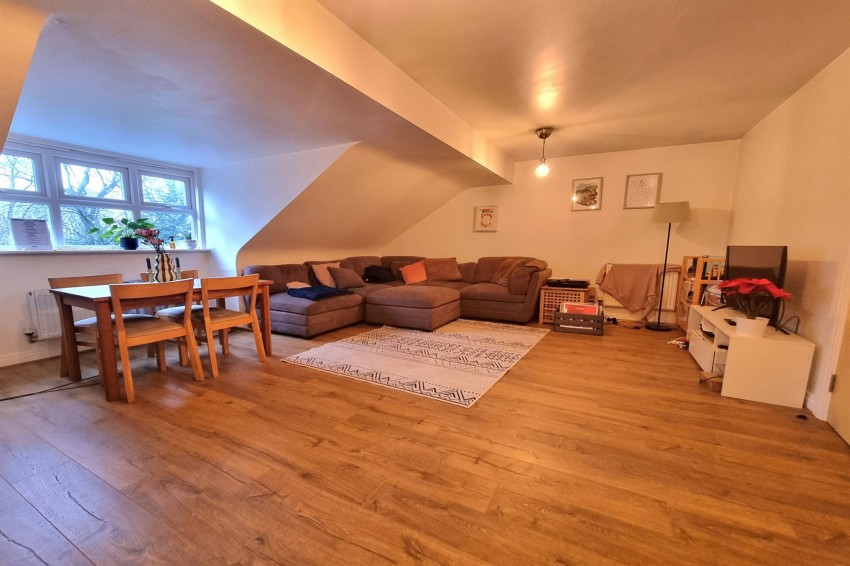 Images for The Pines, Sale, M33