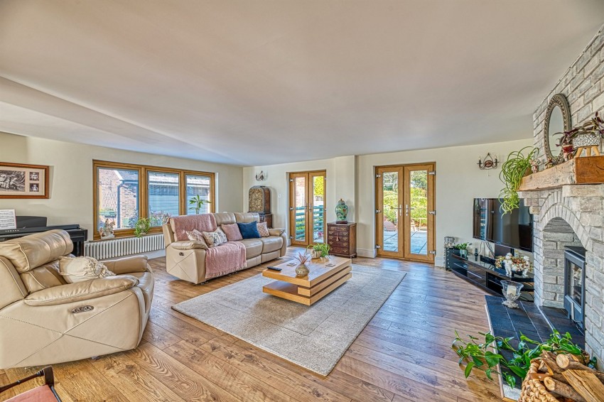 Images for Dobers Lane, Frodsham, WA6