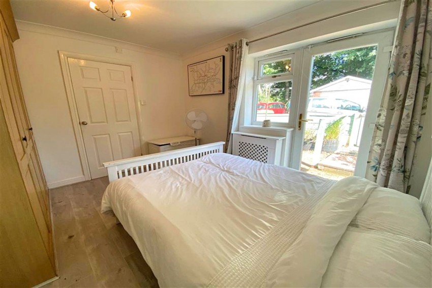 Images for Broad Road, Sale, M33