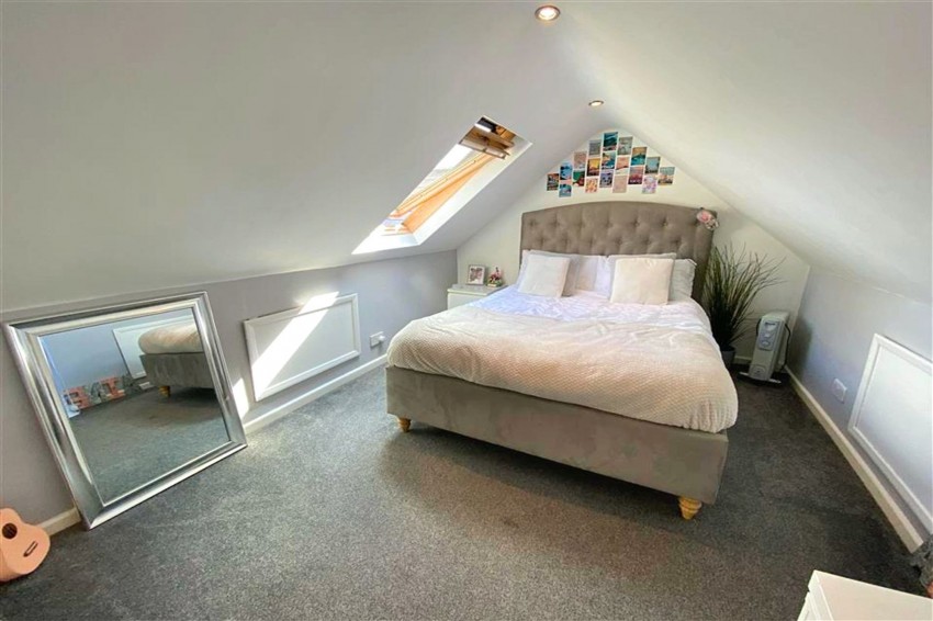 Images for Broad Road, Sale, M33