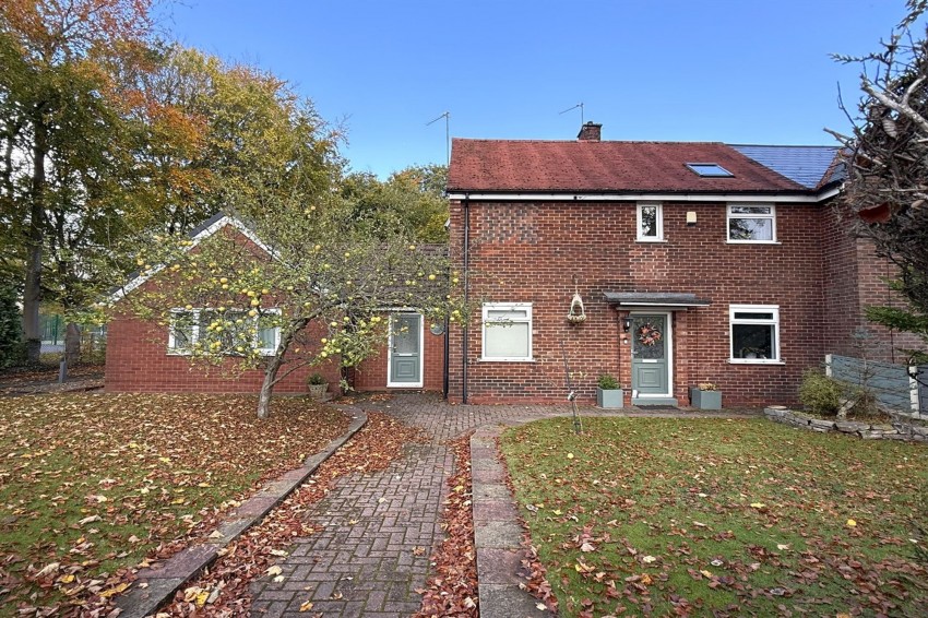 Images for Broad Road, Sale, M33
