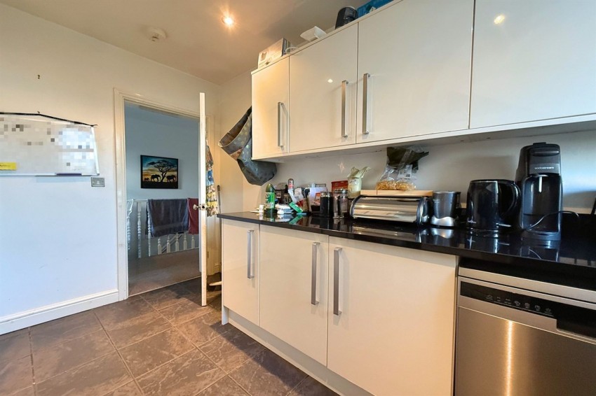 Images for Queens Road, Sale, M33