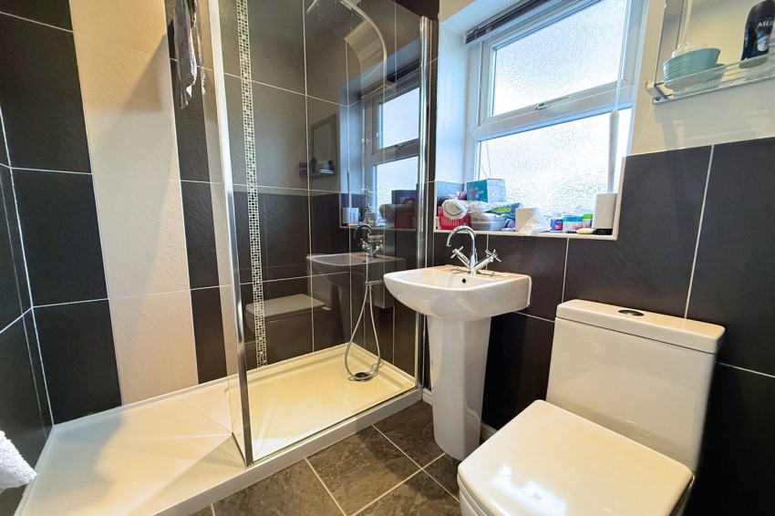 Images for Queens Road, Sale, M33