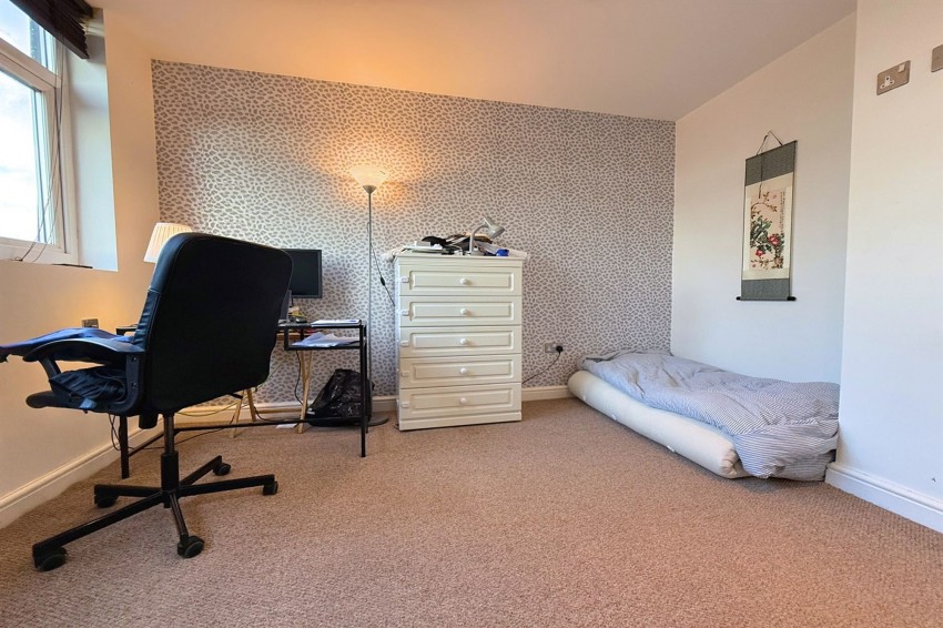 Images for Queens Road, Sale, M33